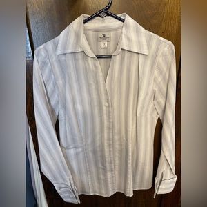Women’s Worthington button up blouse. Size 6. White with gray pinstripes
